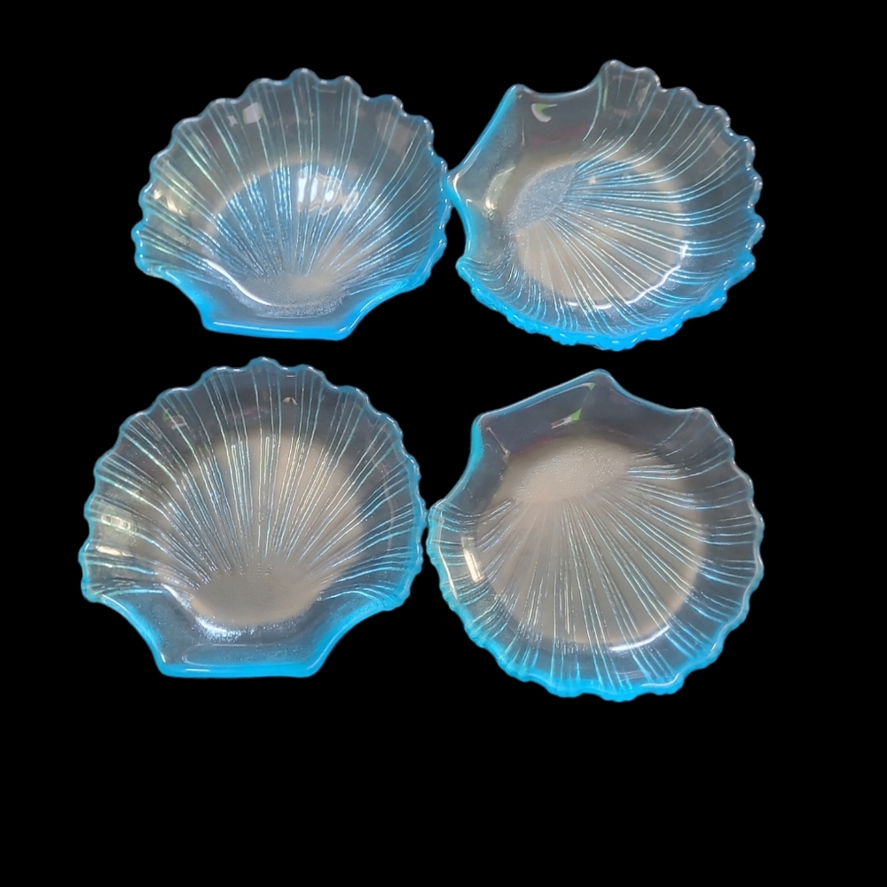Glass sea shell claim dishes